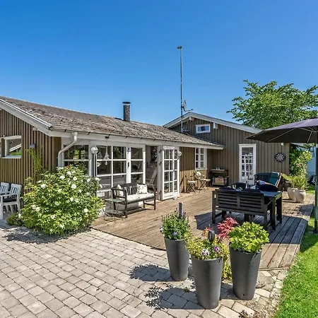 3 Bedroom Amazing In Holiday home *