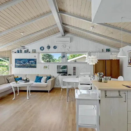 3 Bedroom Amazing In Prázdninový dům Nysted